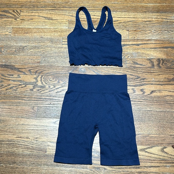 90 Degree Shorts - Picture 2 of 7